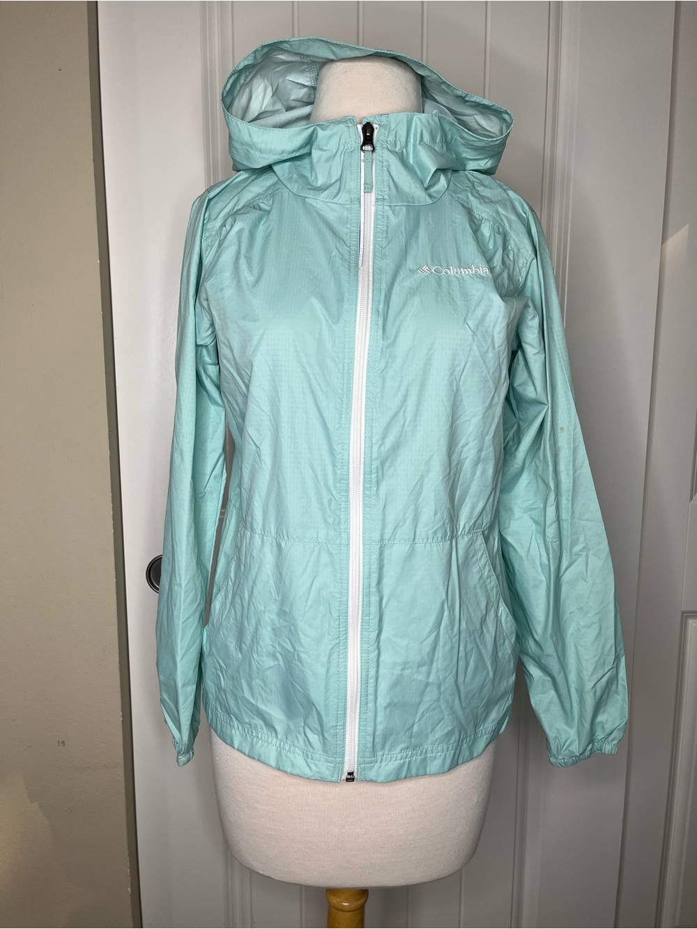 Columbia Girls Light Blue Lightweight Rain Jacket Windbreaker Size Large Outdoor